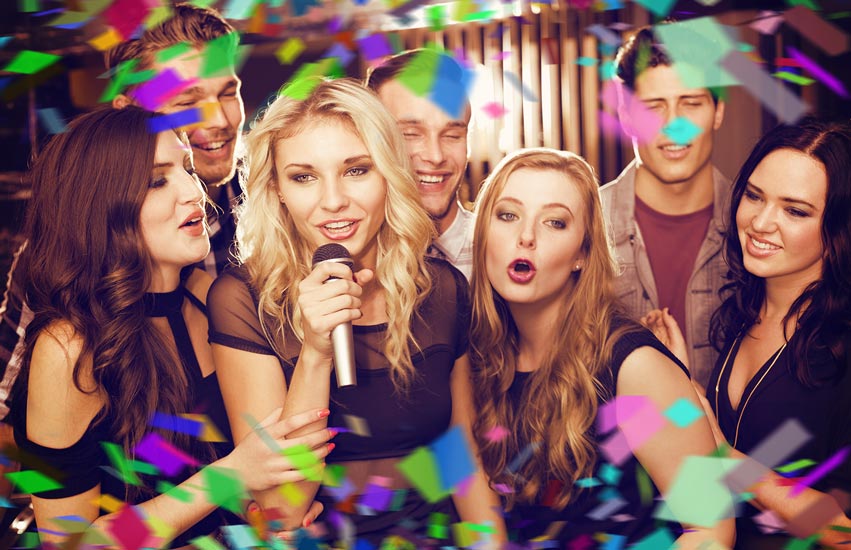 Cursos de inglés en Bogotá con música, academia de inglés para profesionales y negocios